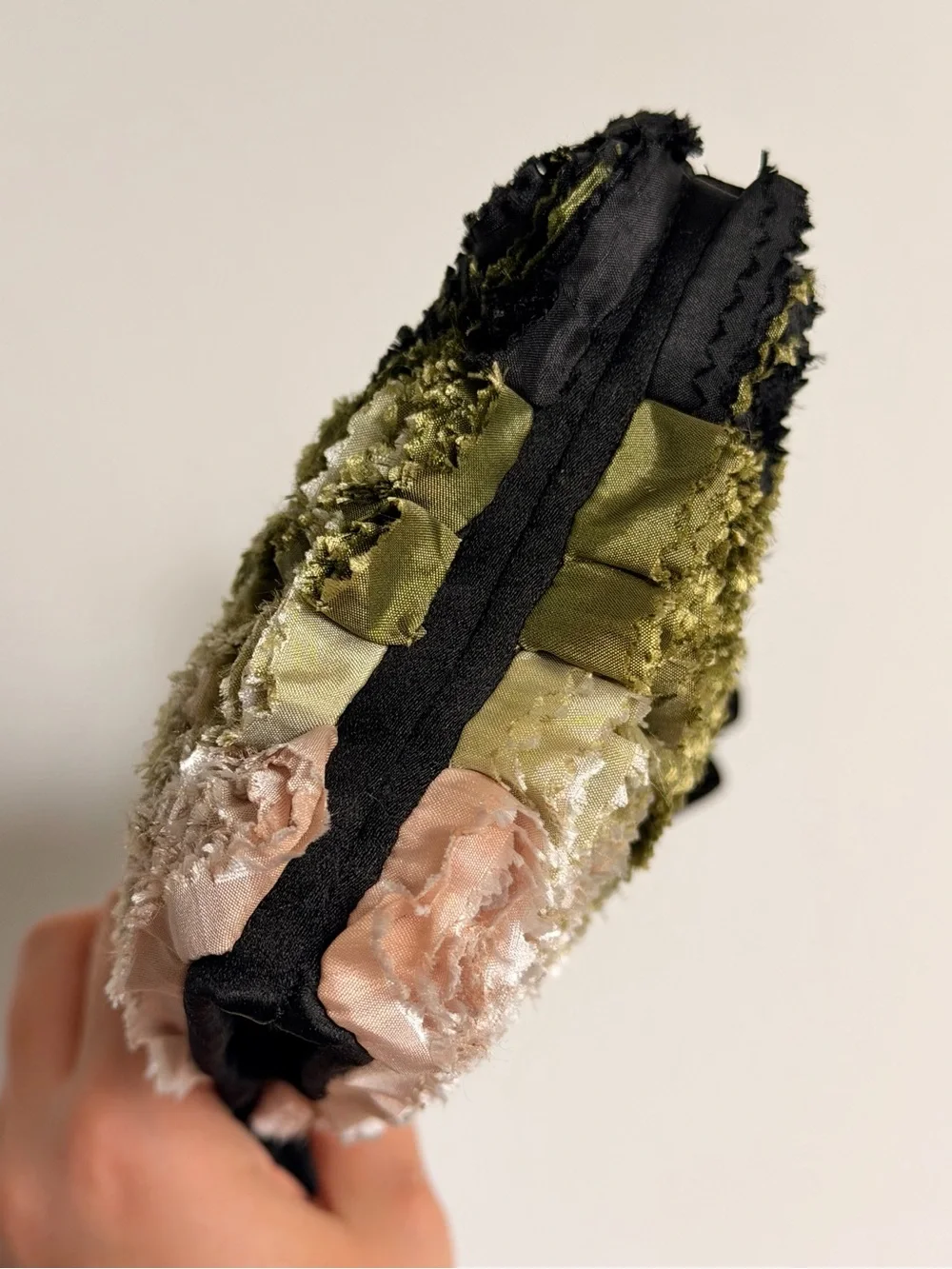 Valentino Garavani Gradient Rosier Bow Wristlet